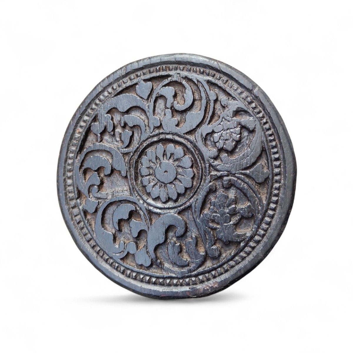 Marca rotonda in legno scolpito con motivi vegetali fine XVIII secolo-photo-4