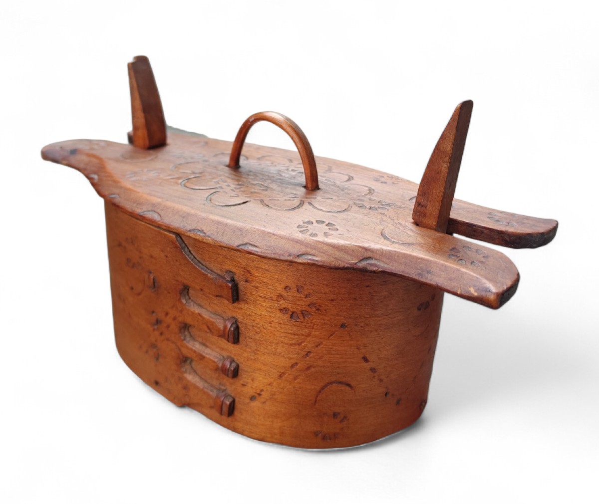 Scatola in cortecciadi betulla per alimenti area scandinava