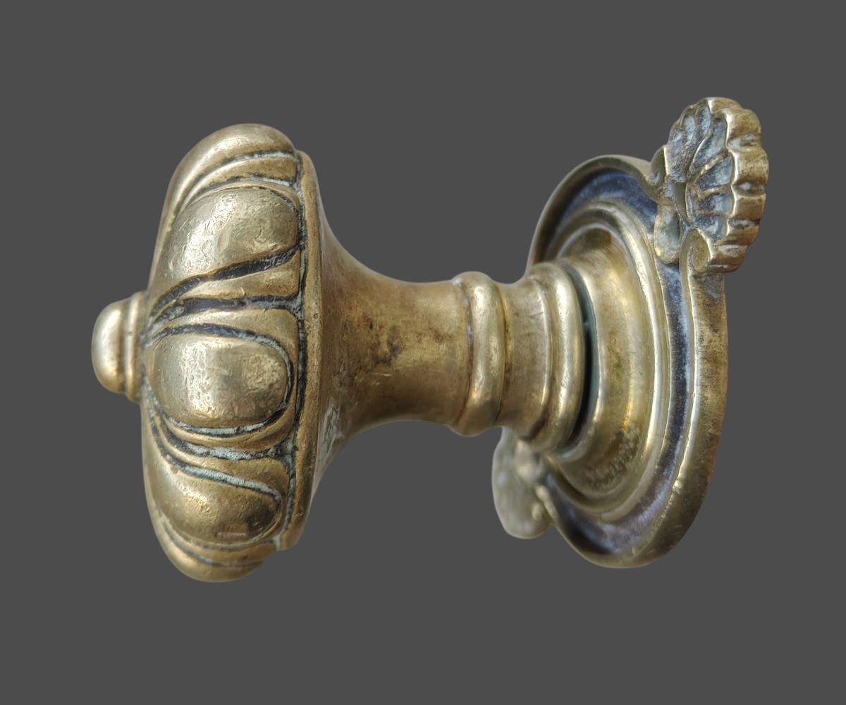 Bel pomolo in bronzo dorato con  placca di fissaggio epoca stile Luigi XVI-photo-3