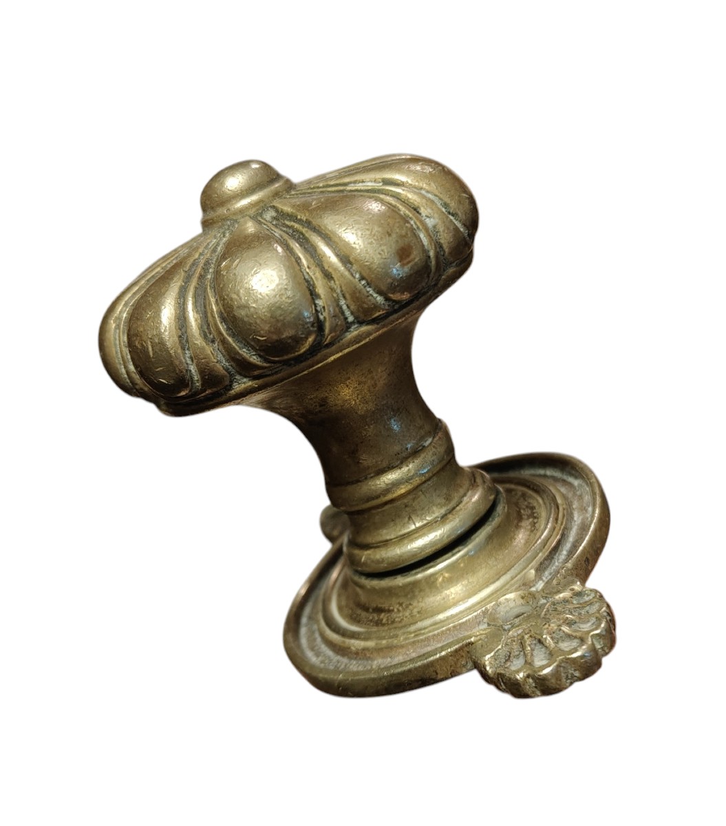 Bel pomolo in bronzo dorato con  placca di fissaggio epoca stile Luigi XVI-photo-2