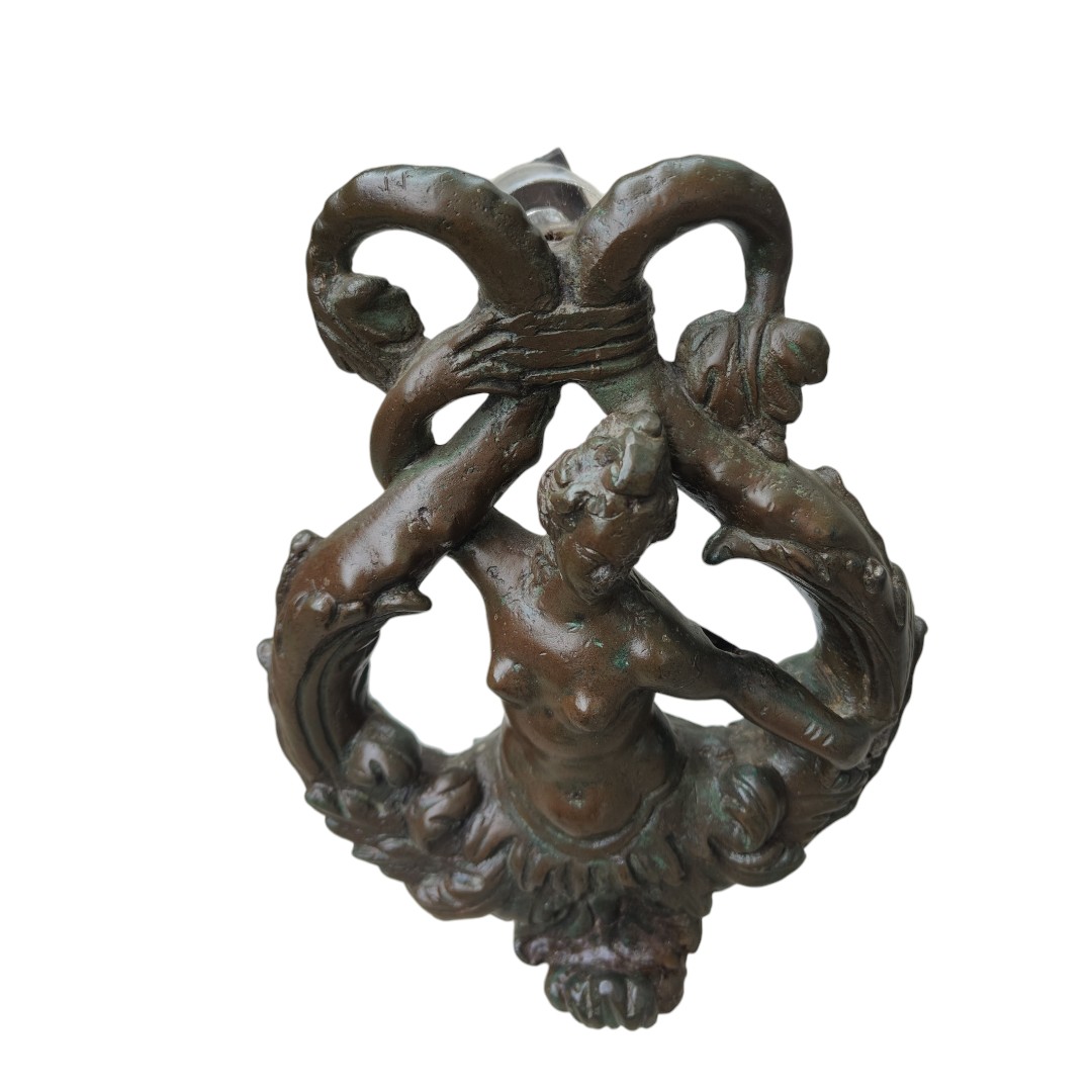 Battente veneziano in bronzo a forma di nereide-photo-3