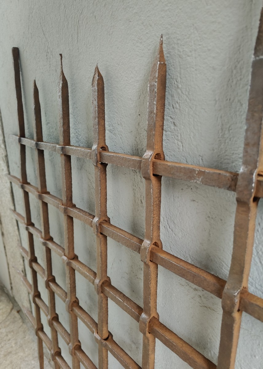 Bella grata in ferro forgiato inquartata XVI secolo-photo-3