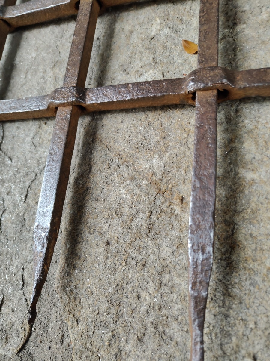 Bella grata in ferro forgiato inquartata XVI secolo-photo-3