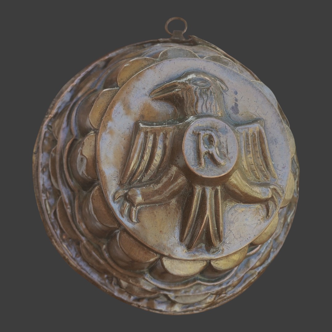 Antico stampo da budino in rame sbalzato con aquila araldica XIX secolo-photo-7