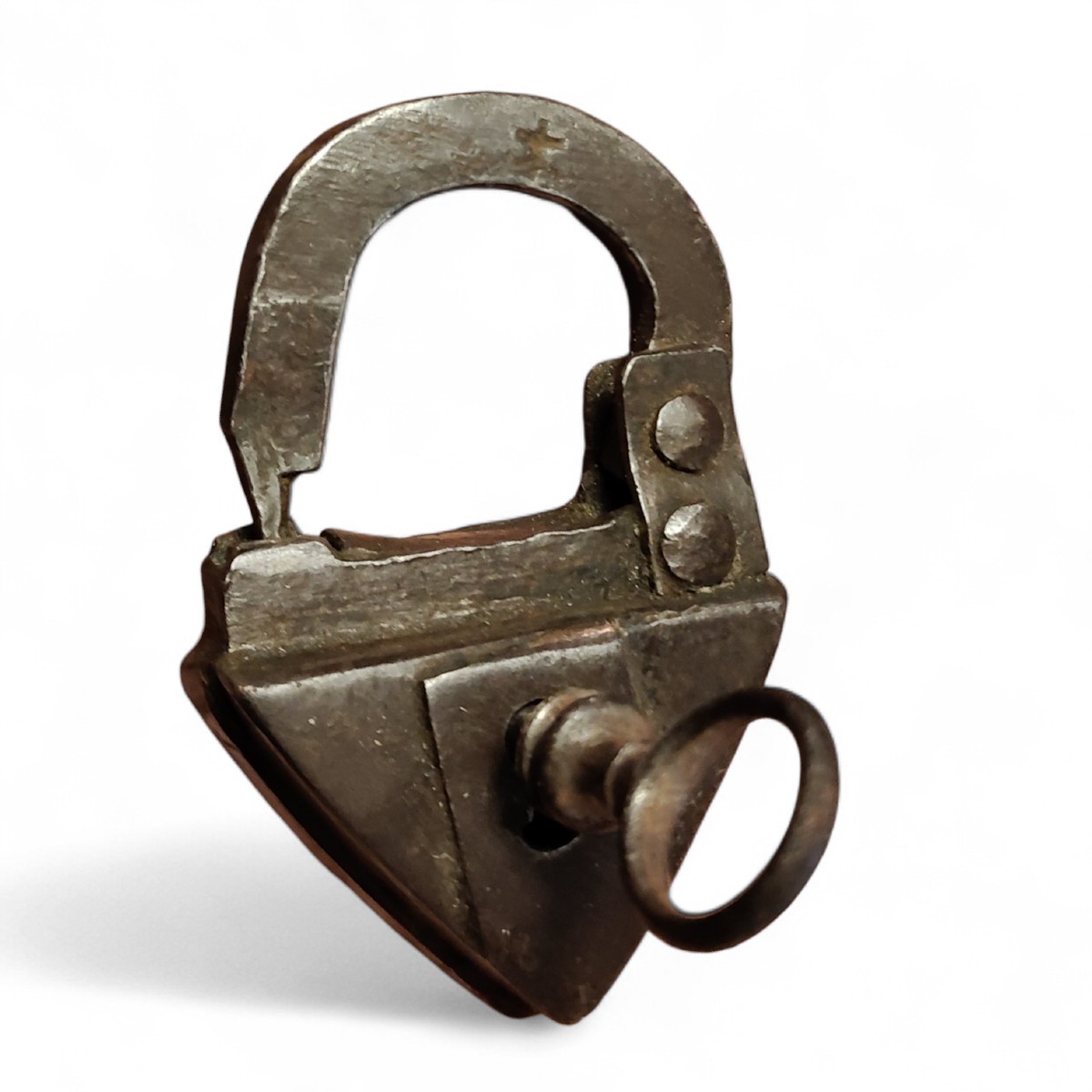 Piccolo lucchetto tedesco triangolare XVII secolo