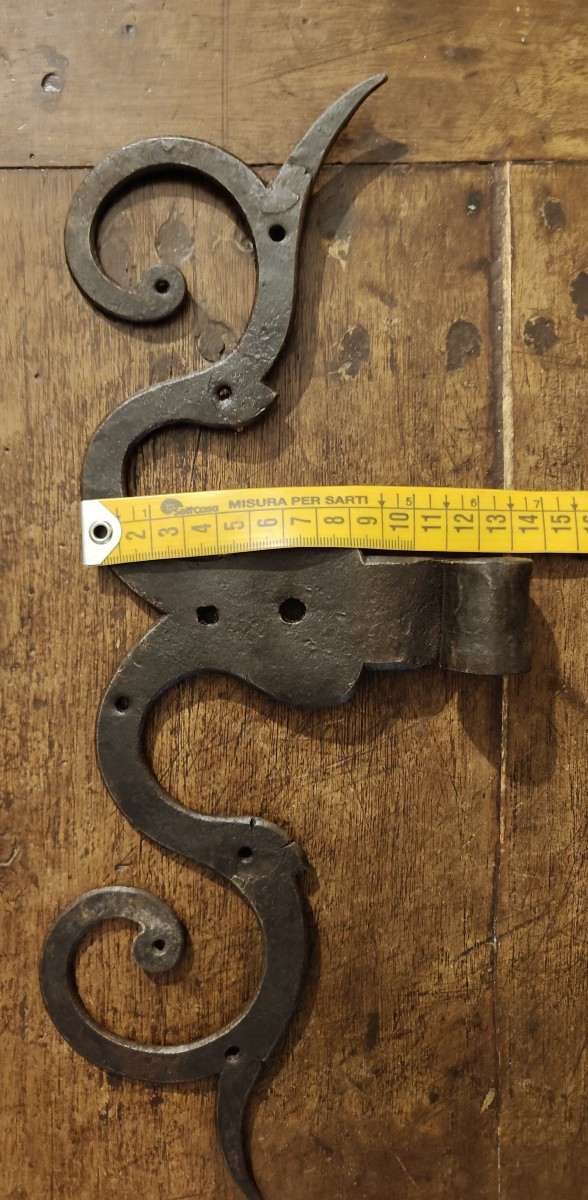 Grandi cerniere in ferro forgiato inizio XVIII secolo -photo-1