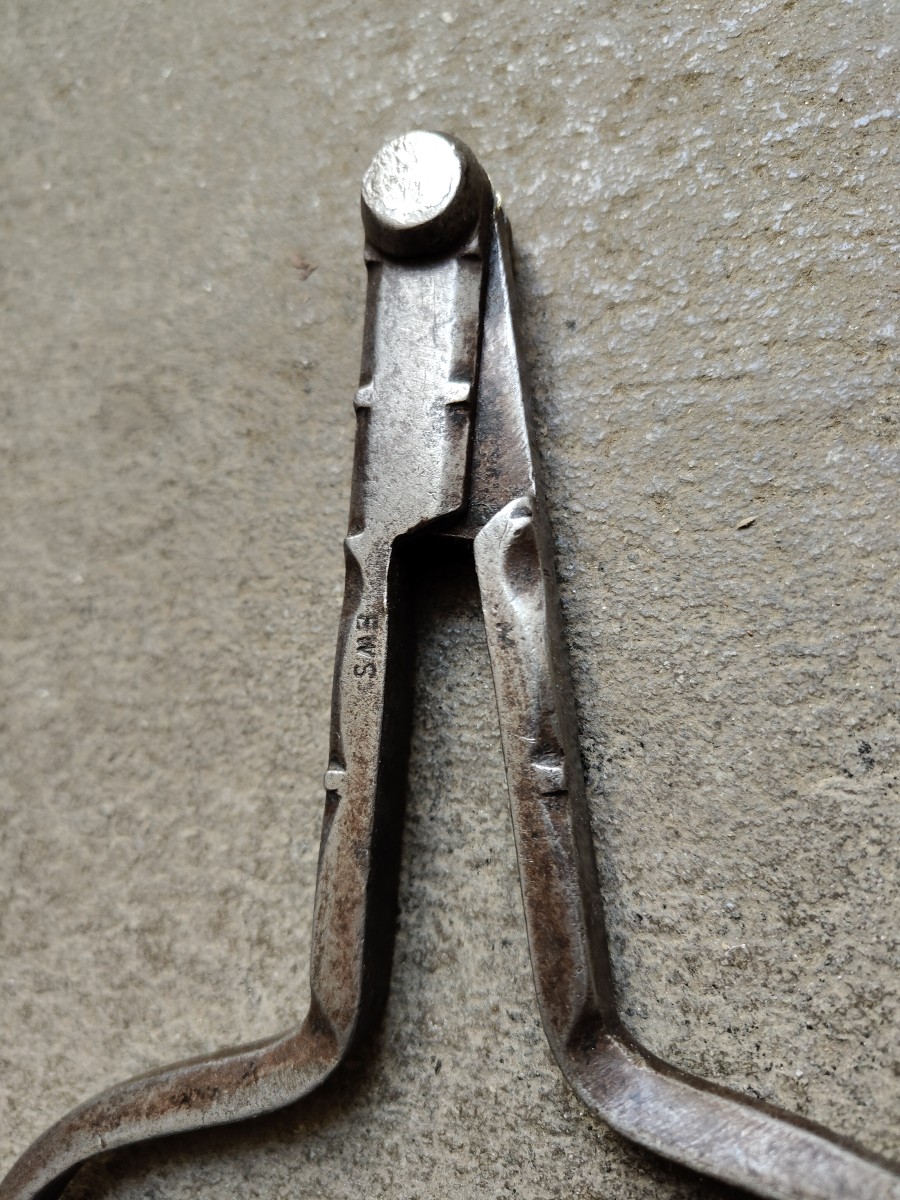 Bel compasso in ferro forgiato XVIII secolo-photo-3