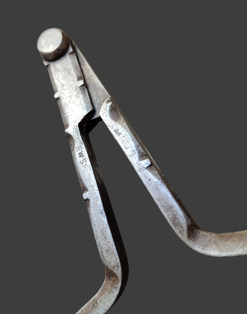 Bel compasso in ferro forgiato XVIII secolo-photo-5