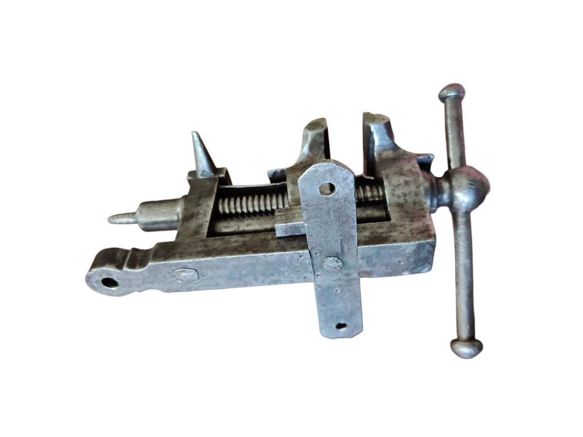 Morsa da banco per lavori di precisione in ferro forgiato-photo-2