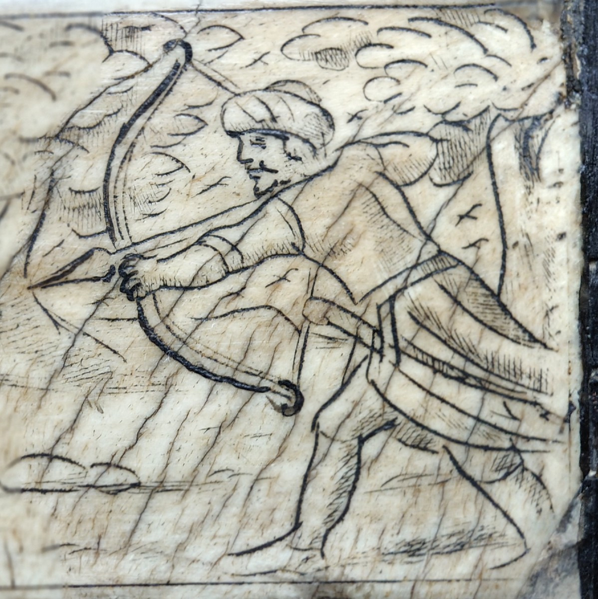 Placca in osso decorata con scena di caccia Italia Meridionale XVII secolo-photo-3