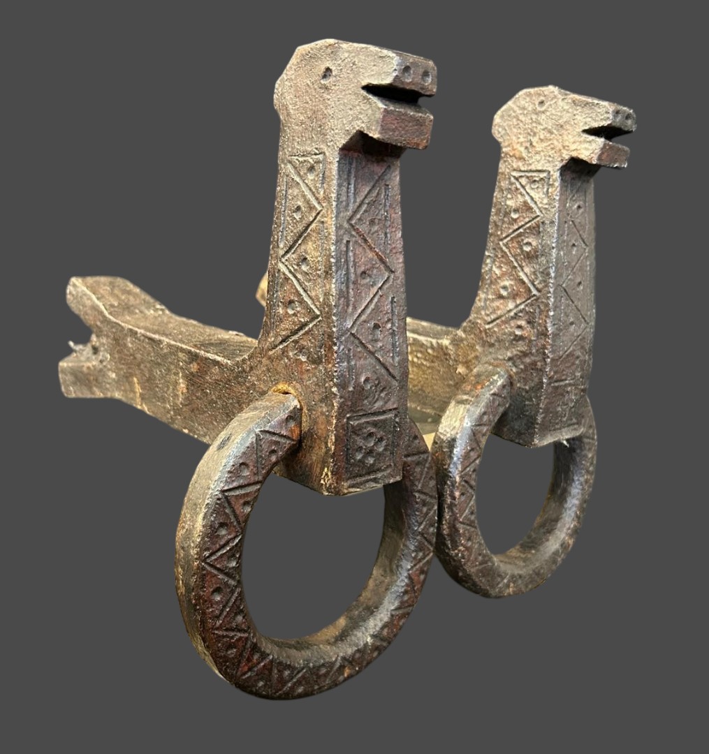 Rara coppia di anelli zomorfi per legare i cavalli Toscana epoca tardo medioevale-photo-3