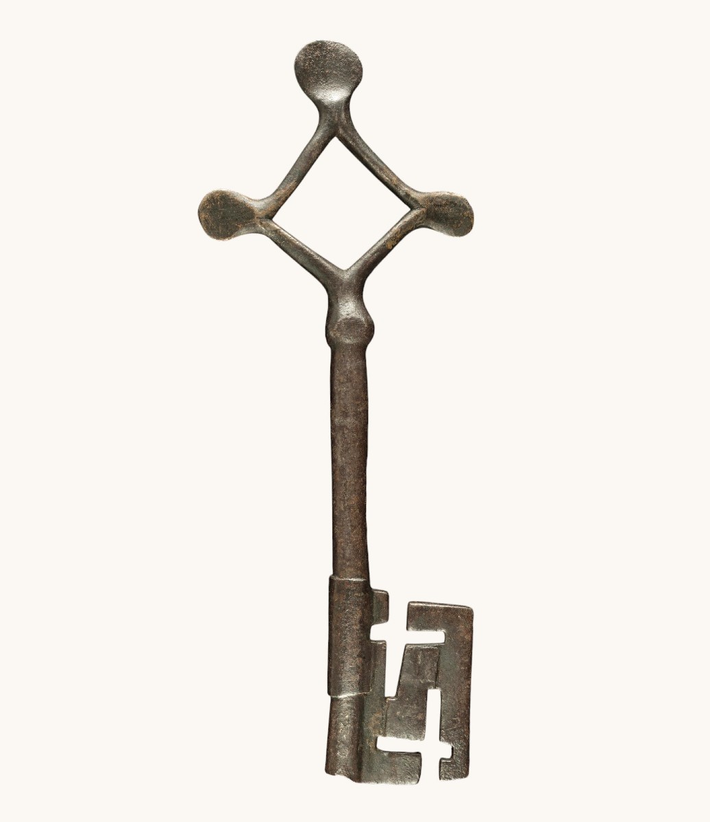 Importante chiave gotica in ferro Tirolo XIV secolo cm. 26