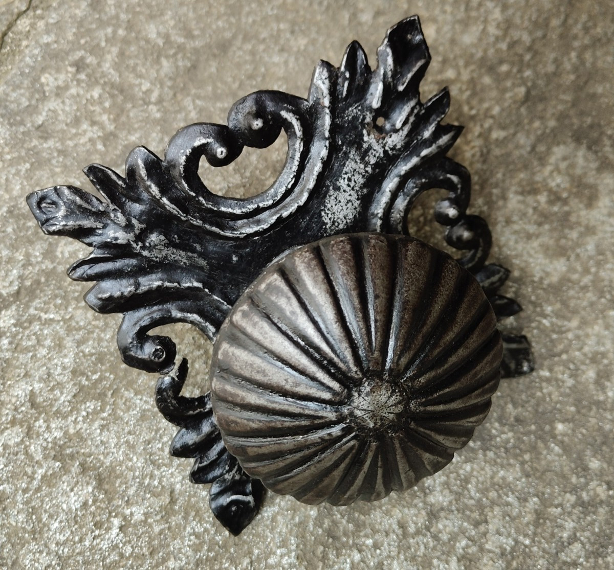 Grande pomolo in ferro forgiato con bella piastra in lamiera originale-photo-4