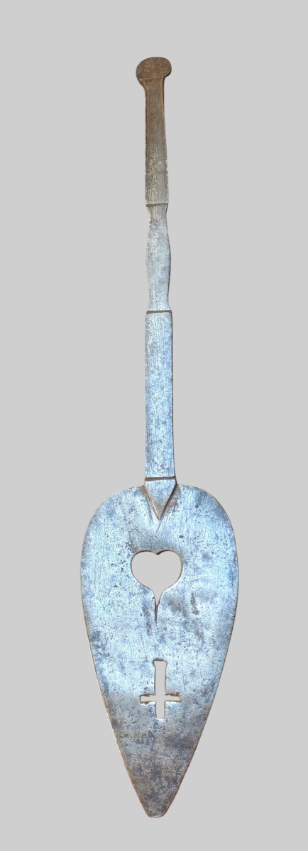 Rara spatola in ferro forgiato e traforato XVI secolo-photo-2