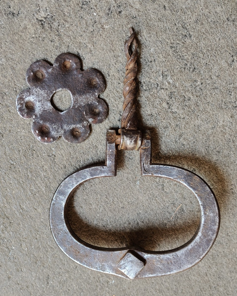 Bel battiporta in ferro forgiato ed inciso Italia inizo XVII secolo-photo-1