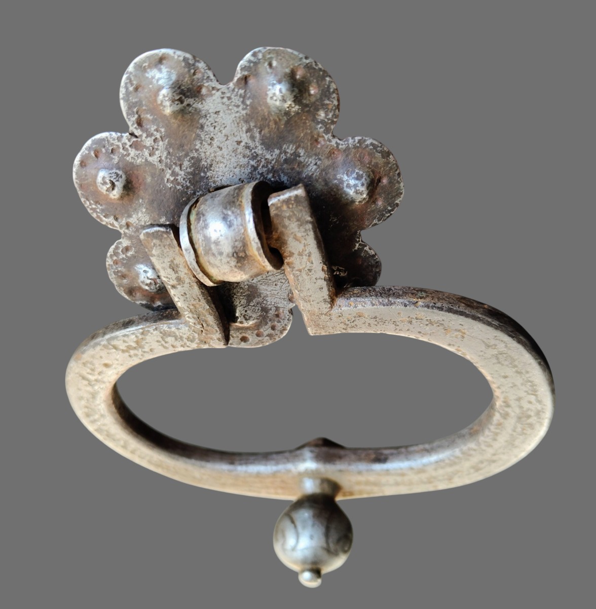 Bel battiporta in ferro forgiato ed inciso Italia inizo XVII secolo-photo-2