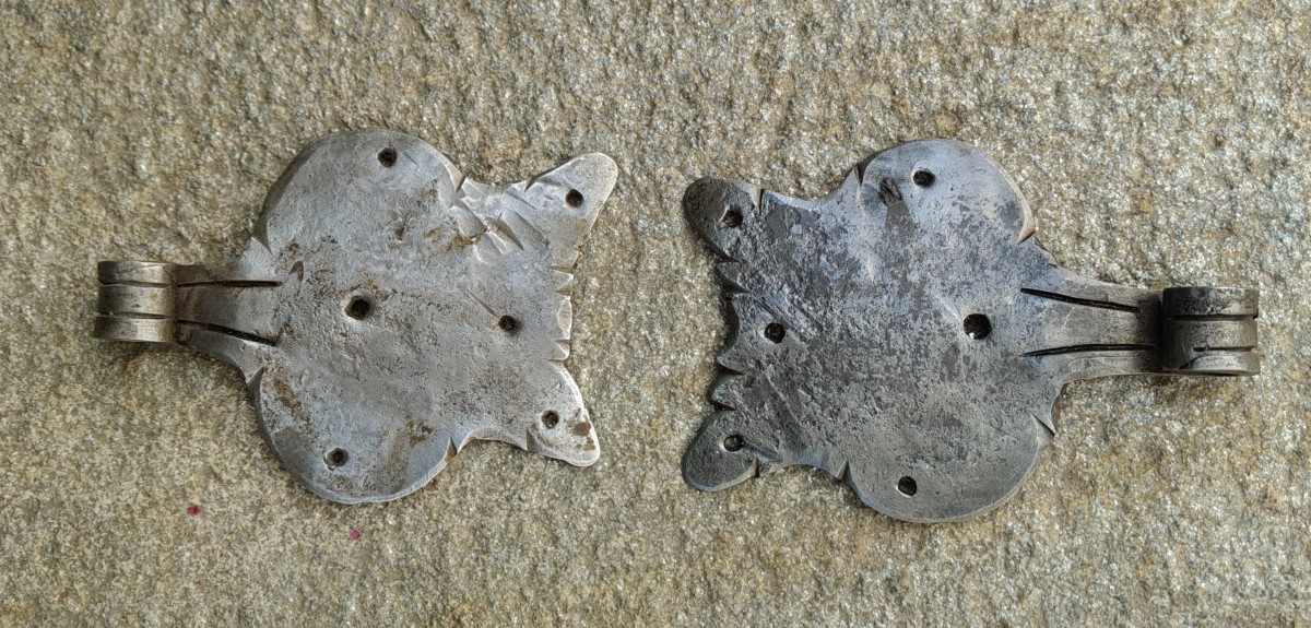 Coppia di cerniere di porta in ferro forgiato inizio XVIII secolo-photo-3