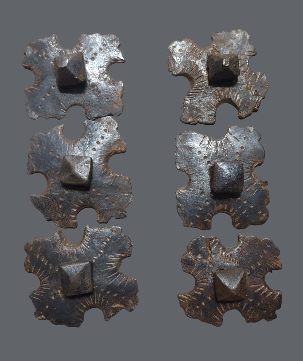 6 chiodi in ferro forgiato ed inciso XVII-XVIII secolo