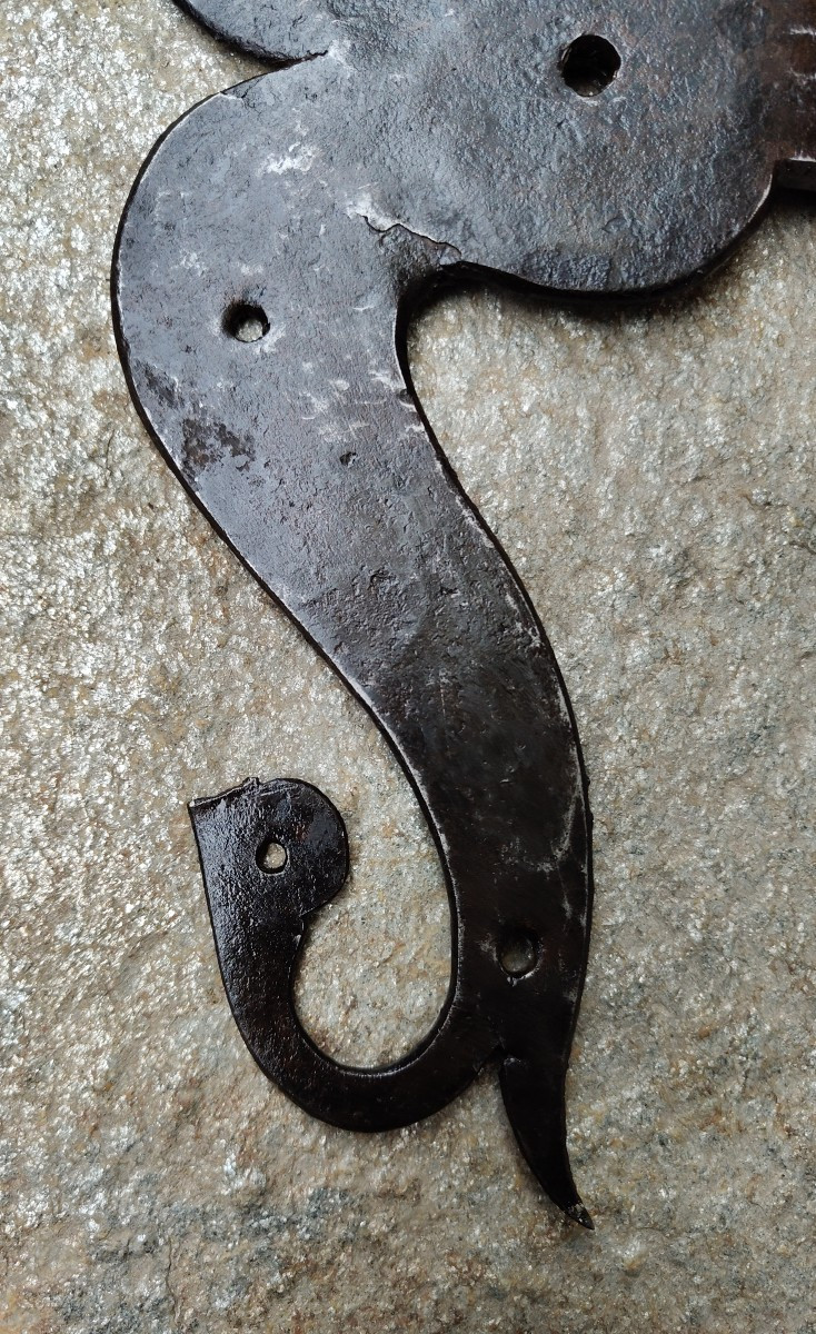 Coppia di grandi cerniere di porta in ferro forgiato XVII secolo -photo-4