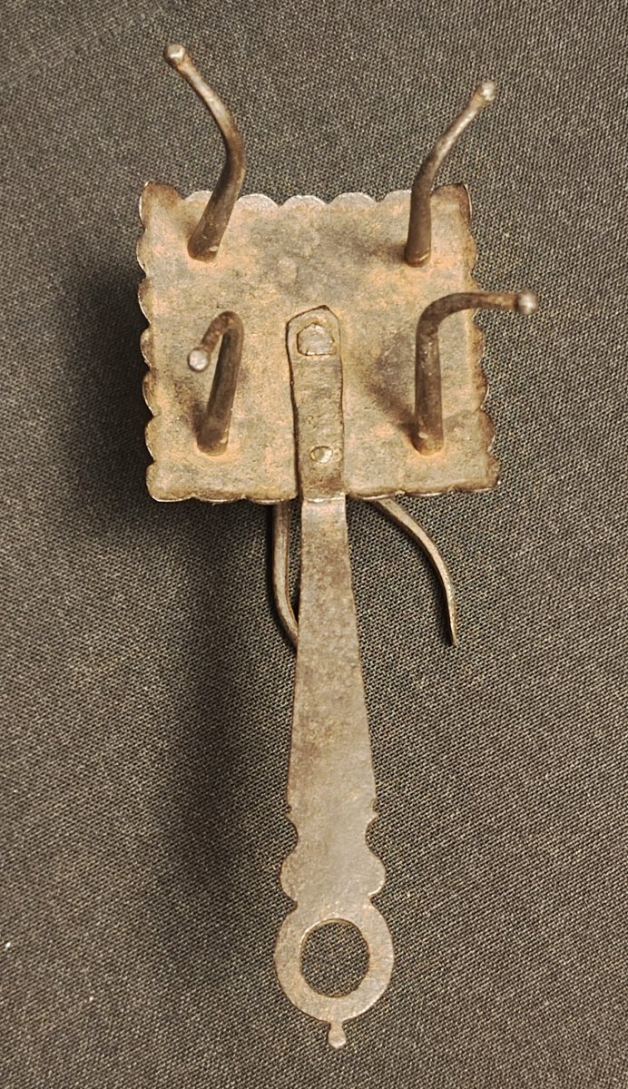 Bel lume a tempo in ferro forgiato ed inciso XVII secolo-photo-1