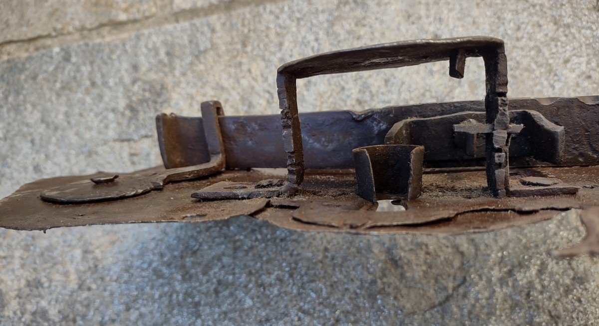 Grande serratura trentina in ferro forgiato ed inciso prima metà  XVII secolo-photo-2