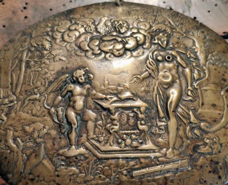 Placchetta ovale in ottone rappresentante Diana ed Amore sormontati da Zeus inizio XVII secolo-photo-1