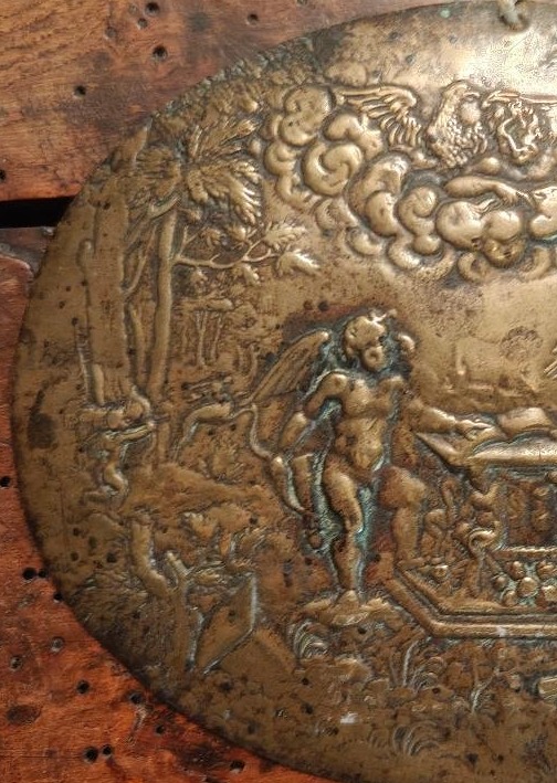 Placchetta ovale in ottone rappresentante Diana ed Amore sormontati da Zeus inizio XVII secolo-photo-2