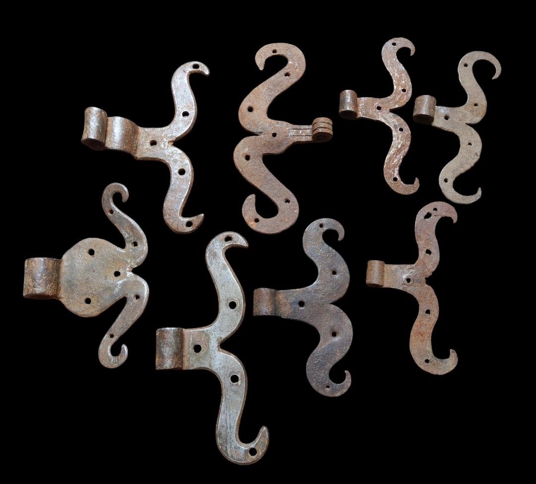 Collezione di 8 cerniere a baffo XVII -XVIII secolo 
