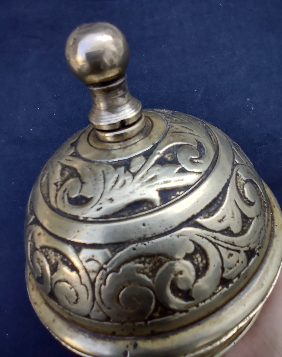 Contenitore in bronzo finemente sbalzato inizio XVIII secolo-photo-4