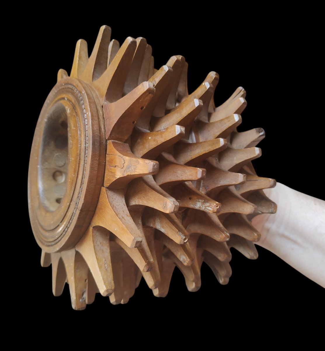 Bel bracciale per il gioco del pallone datato Firenze 1911
