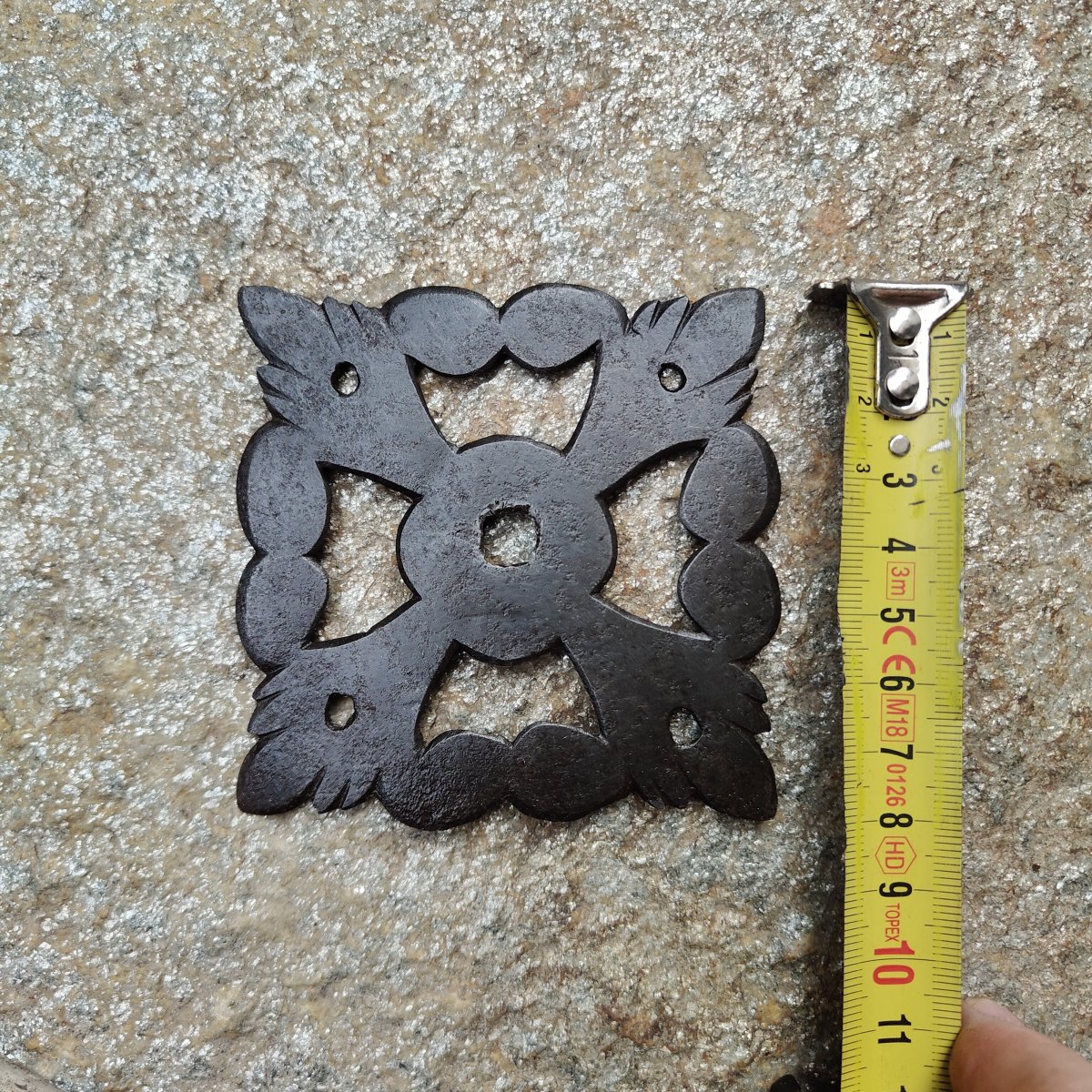 Pomolo di porta in ferro forgiato con rosetta traforata-photo-5