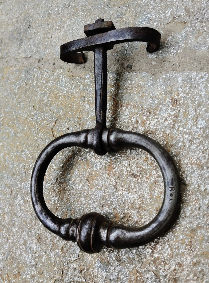 Piccolo battente o maniglia in ferro forgiato XVIII secolo-photo-2