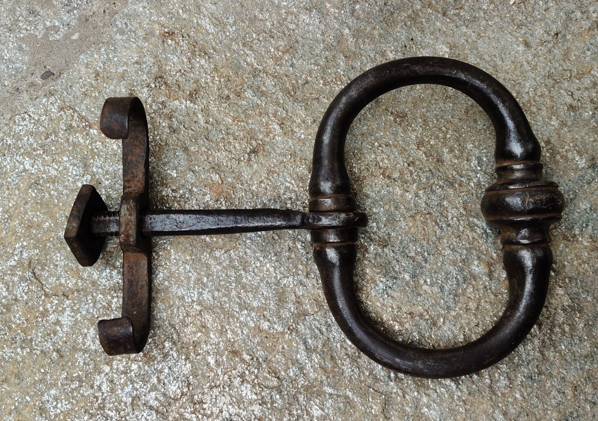 Piccolo battente o maniglia in ferro forgiato XVIII secolo-photo-6