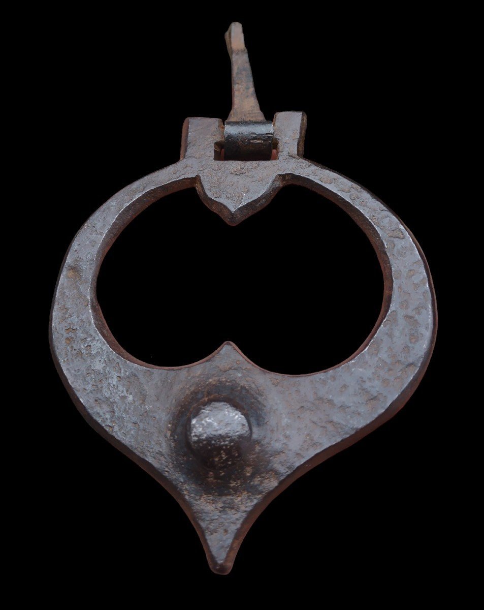 Piccola maniglia in ferro forgiato alta epoca