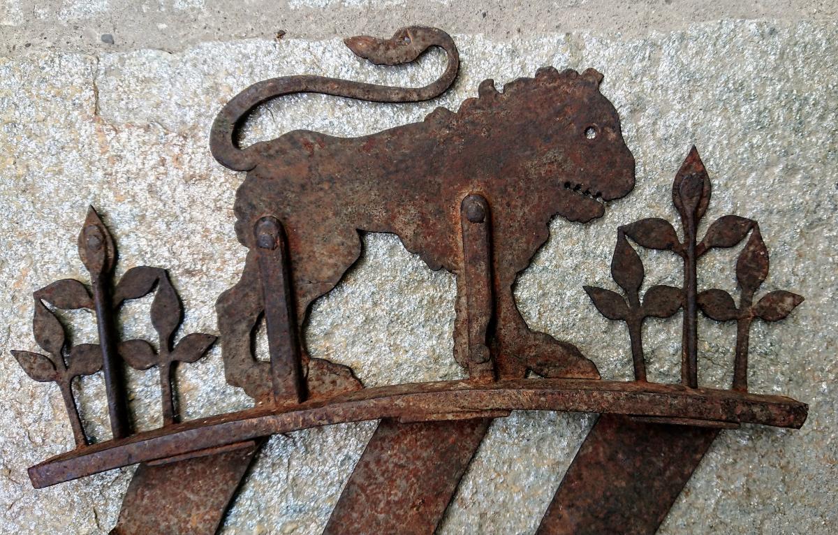 Frise En Fer Forgé Représentant Un Lion-photo-1