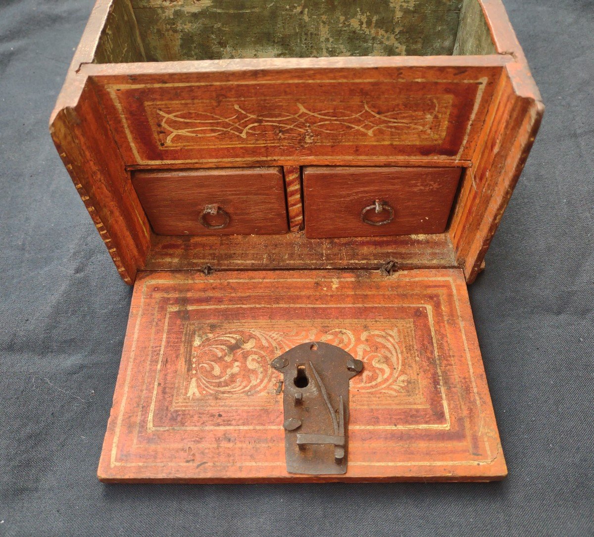 Petit Coffret En Bois Peint XVIe Siècle-photo-1