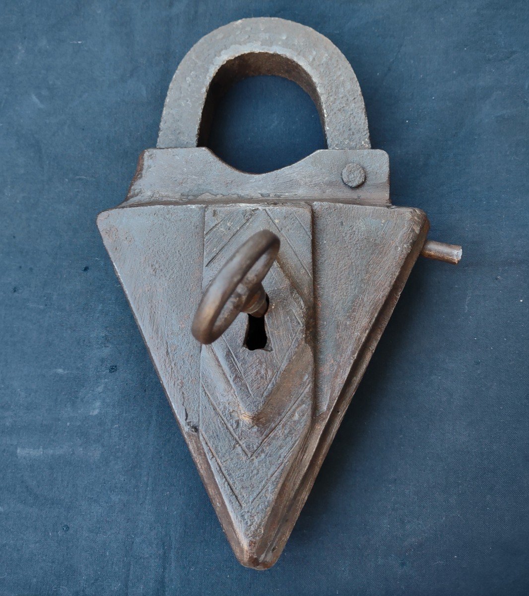 Enorme Cadenas Allemand En Fer Forgé-photo-1