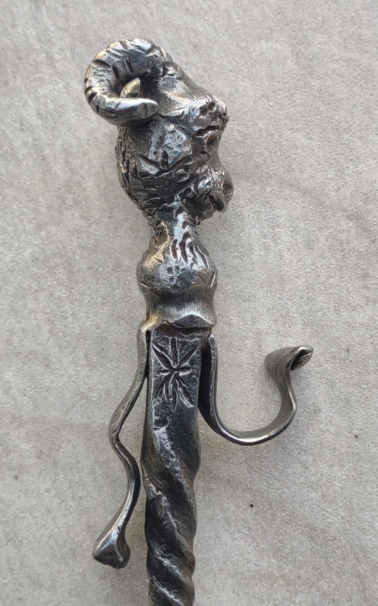 Exceptionnel Outil Zoomorphe Pour Décortiquer Les épis XVIIe Siècle-photo-1