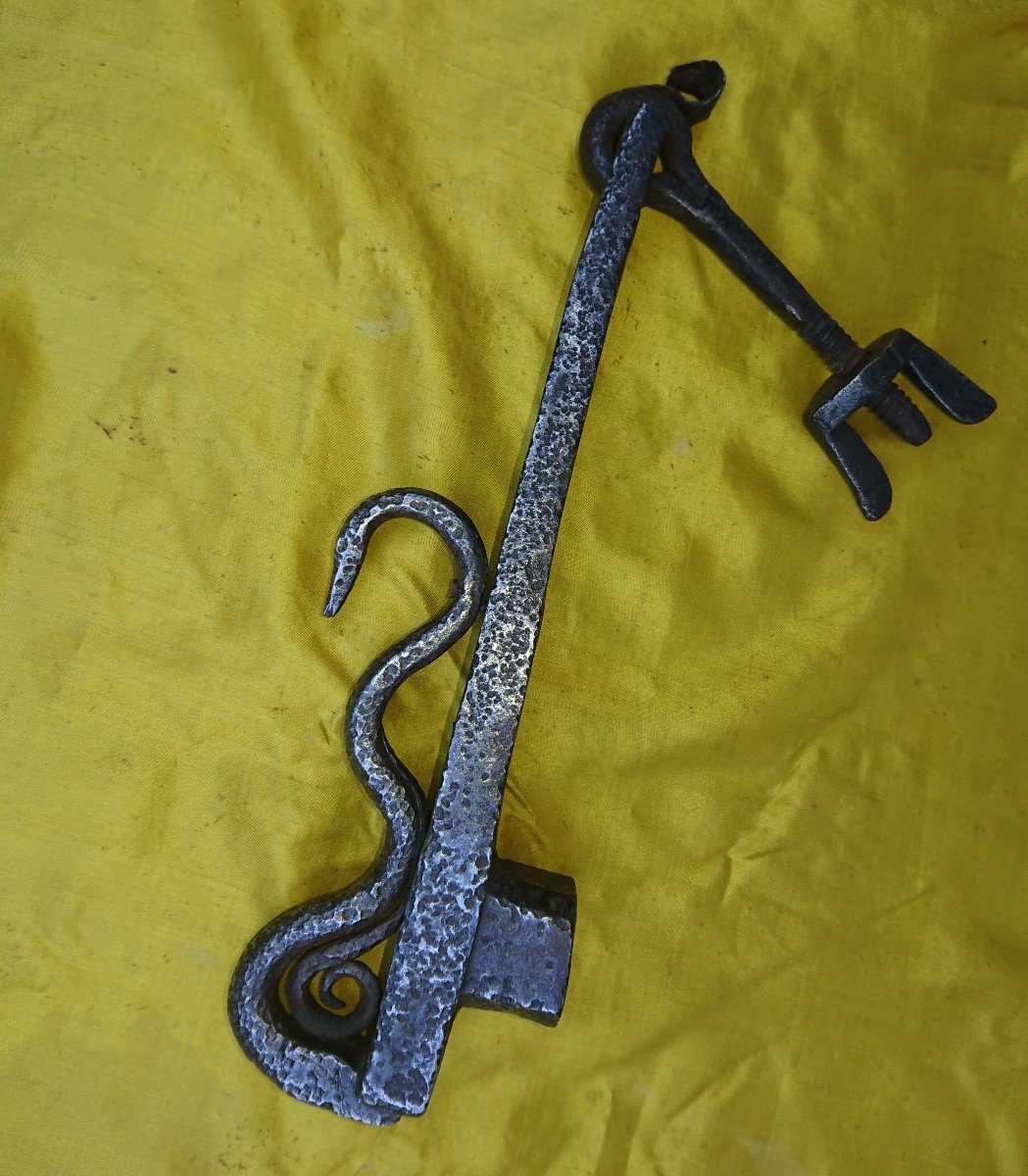 Grande battiporta piemontese in ferro forgiato XVII secolo