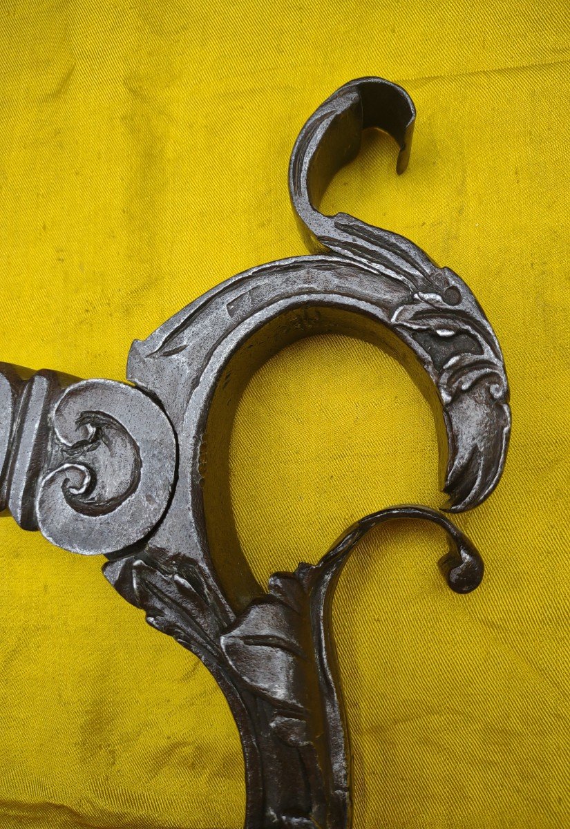 Grande battiporta in ferro forgiato decori a volute XVII secolo -photo-4