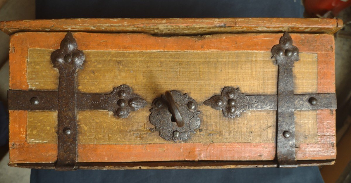 Scatola in legno laccato con bella ferramenta originale Alto Adige XVII secolo-photo-1