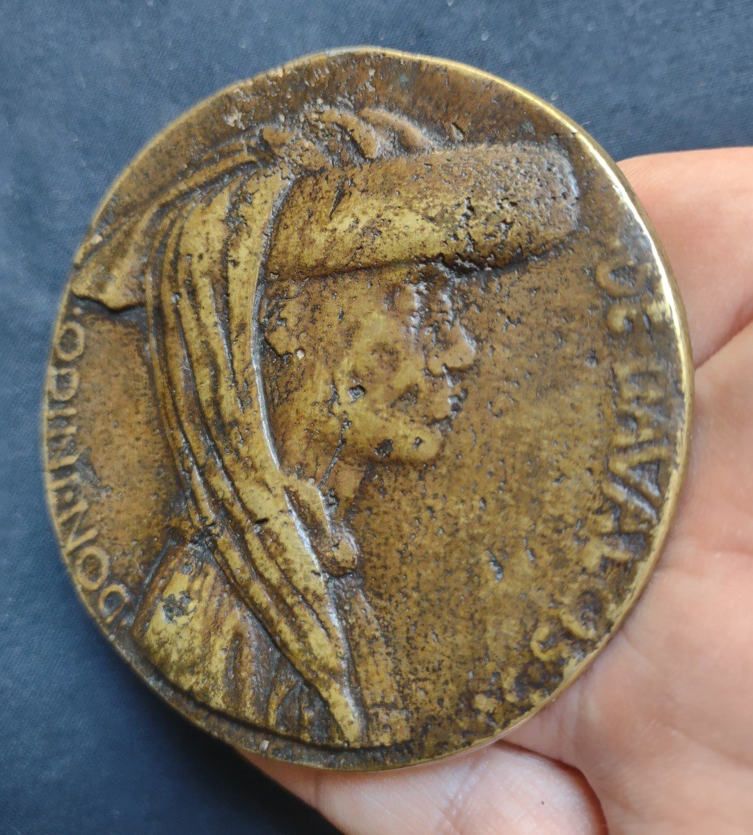 Medaglia in bronzo realizzata dalla bottega di Pisanello-photo-2