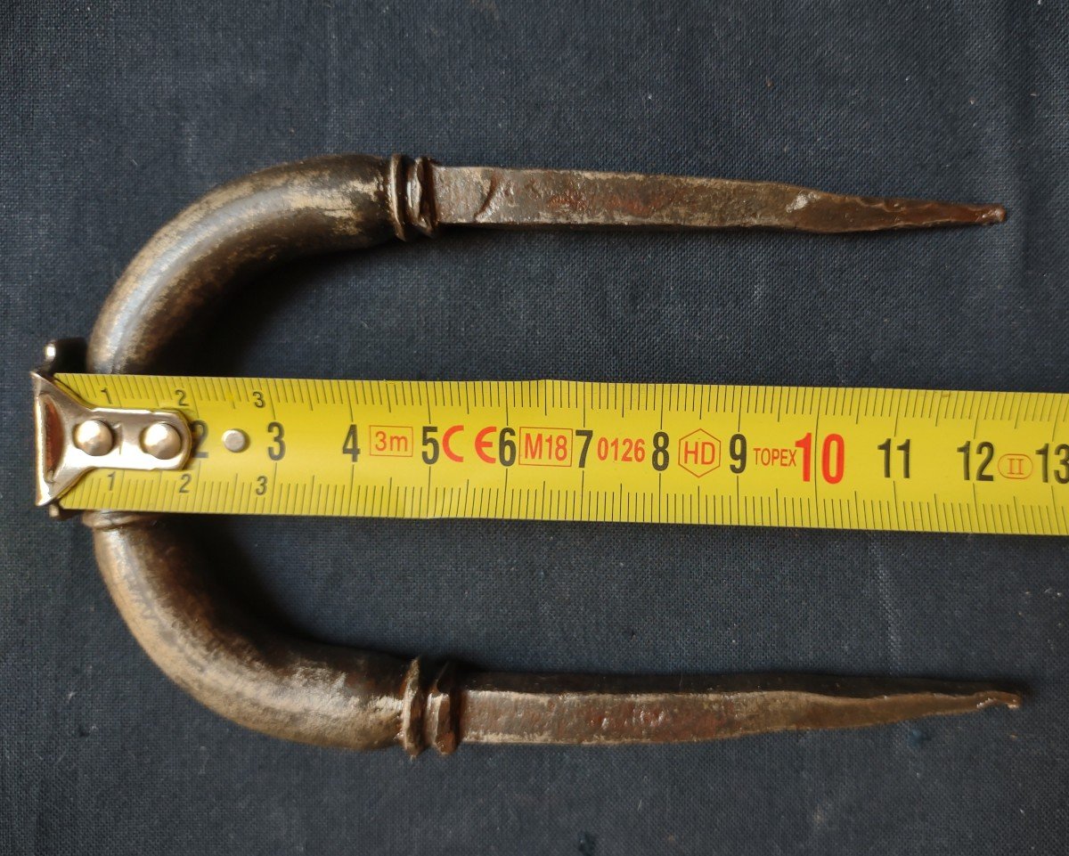 Piccola maniglia in ferro forgiato XVII secolo -photo-3