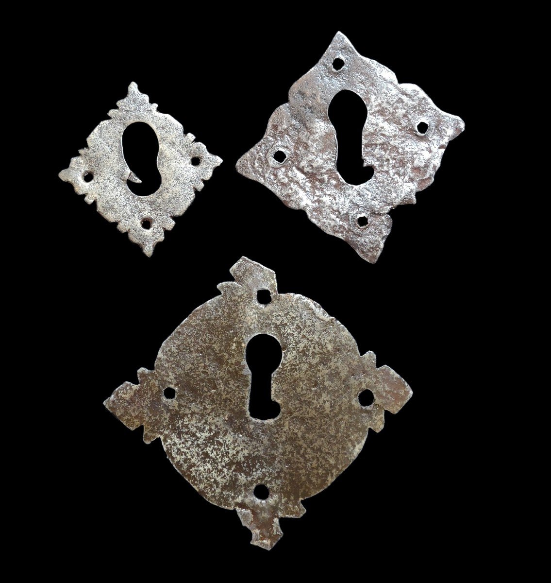 Tre bocchette in ferro forgiato XVIII secolo 