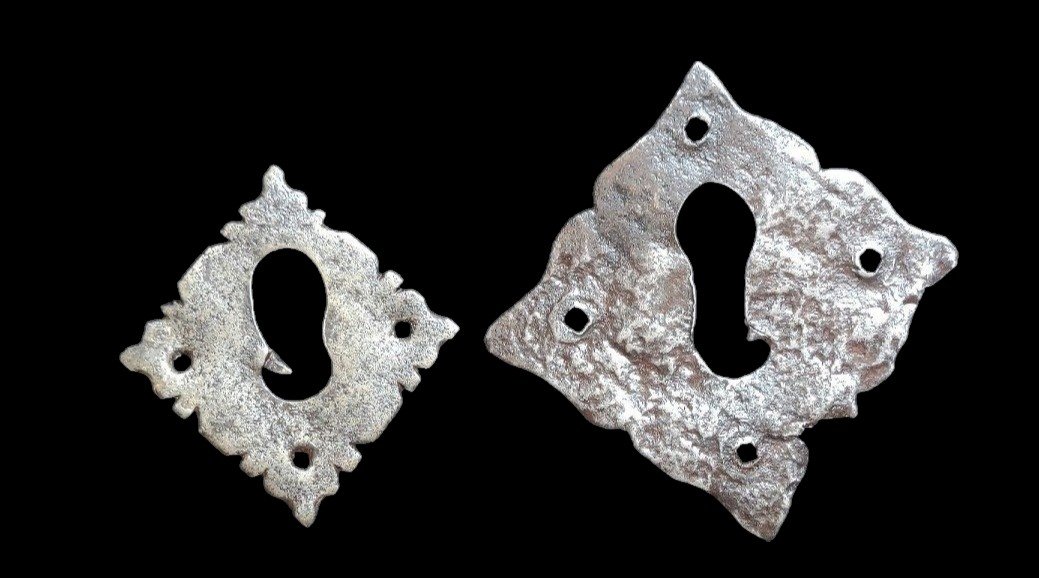 Due bocchette in ferro forgiato XVIII secolo 
