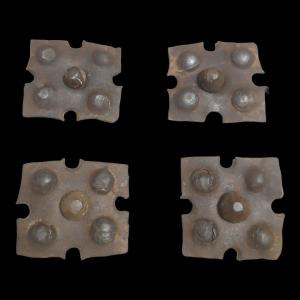 4 Grandi chiodi in ferro forgiato XVII-XVIII secolo 