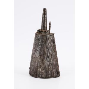 Fiasca porta polvere bresciana ferro forgiato ed inciso circa 1600