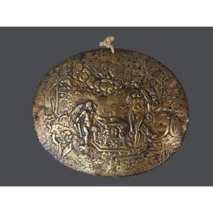 Placchetta ovale in ottone rappresentante Diana ed Amore sormontati da Zeus inizio XVII secolo