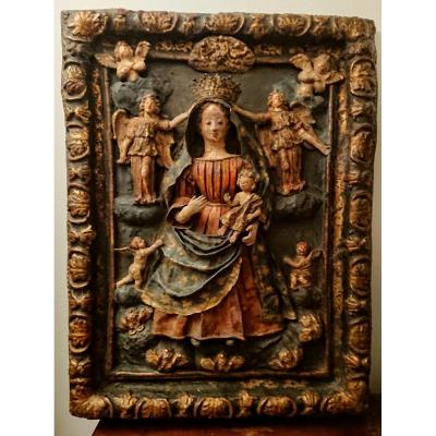 La Vierge Et l'Enfant En Gloire. Bas-relief En Papier Maché Et Bois Peint. Espagne XVIIe Siècle