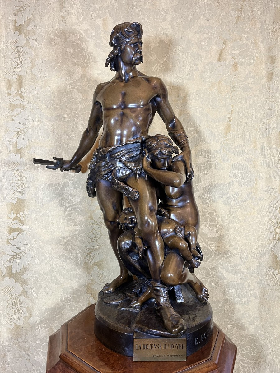 scultura in bronzo "La difesa del focolare" di E. Boisseau – Fine XIX secolo